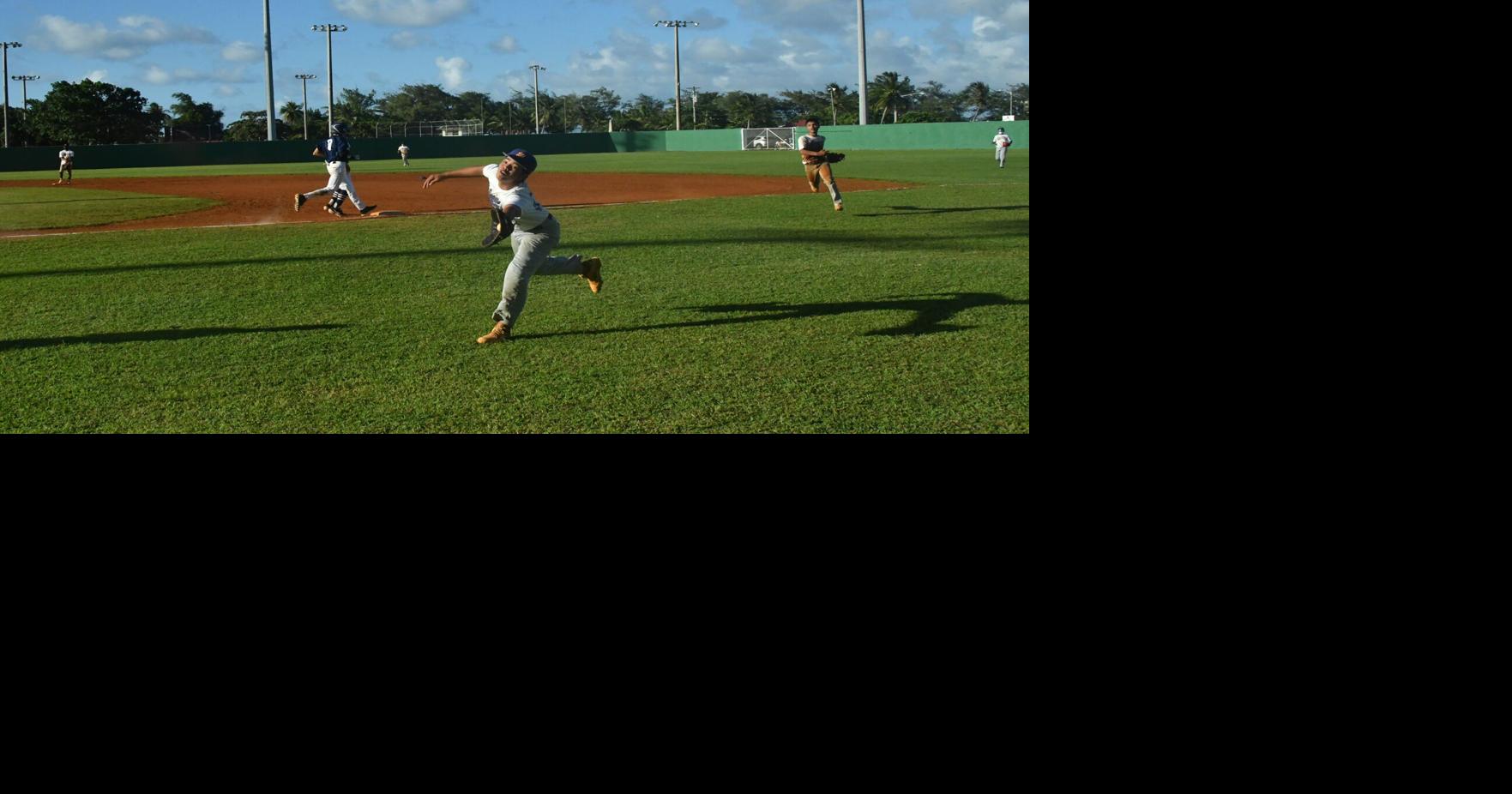 Geckos swarm Royals, Bulldogs keep pace with mercy rule victory ...