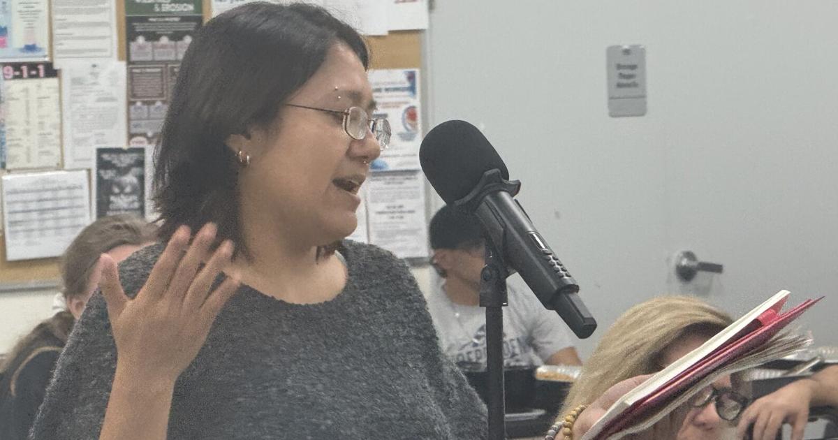 Town hall focuses on changing eligibility for political status vote