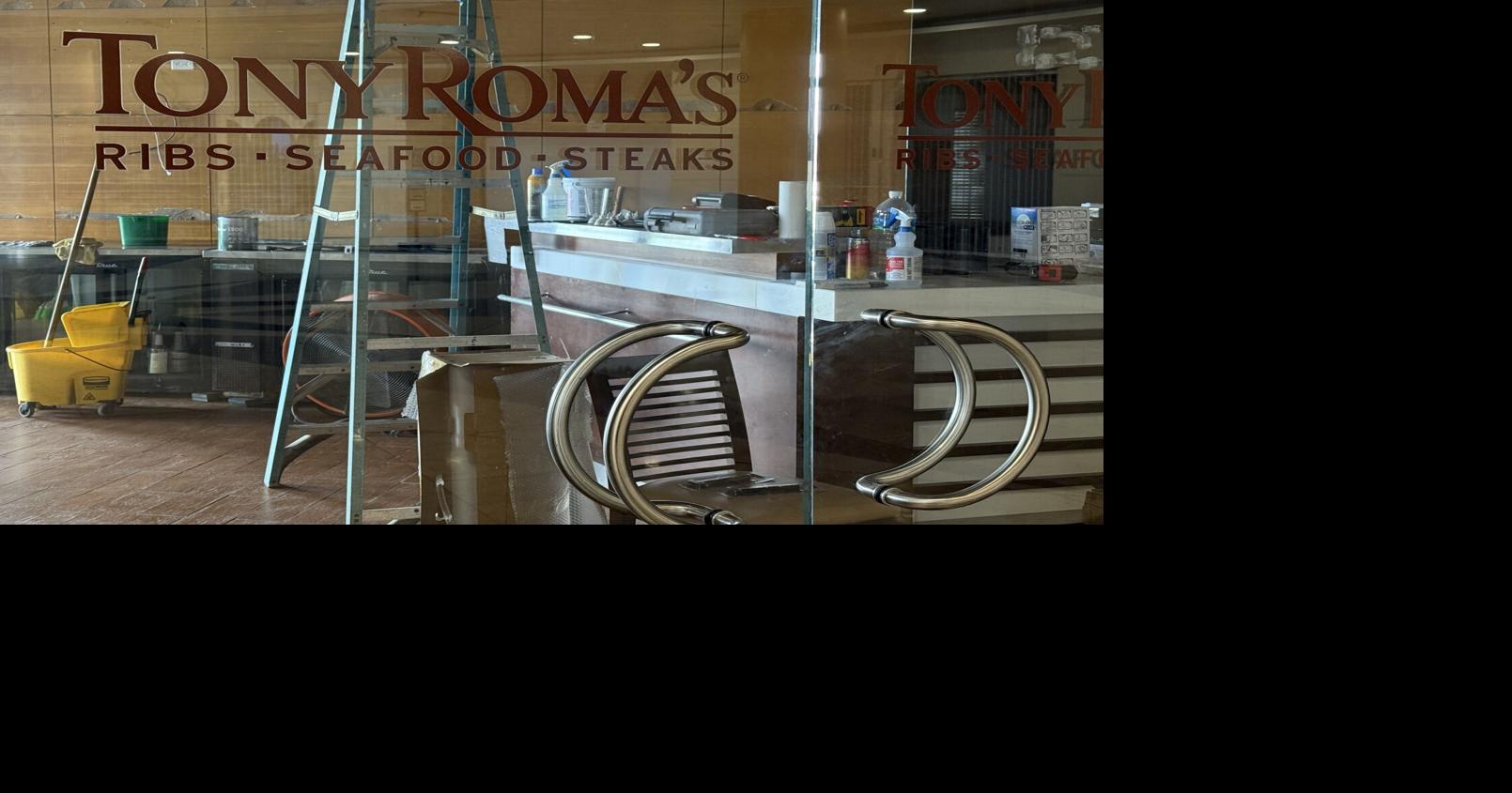 Tony Roma's grand reopening in mid-December, under ownership of Boonies Barkade N Bistro