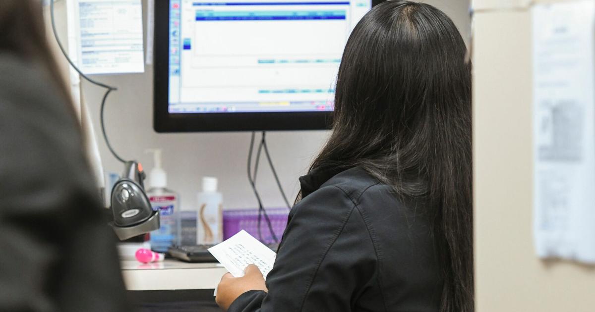 Pharmacists may soon skip local licenses under new national model