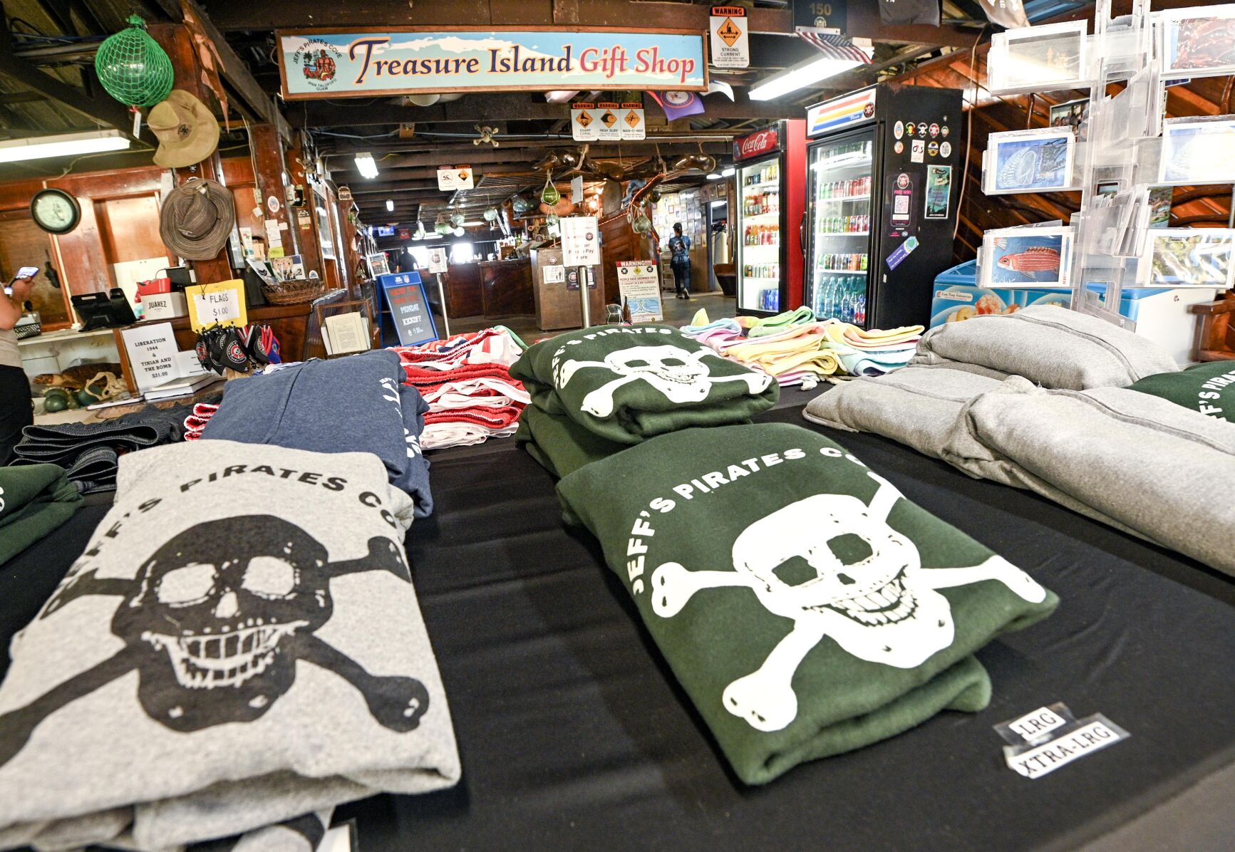 Jeff's Pirates Cove gets a new sign | Multimedia | guampdn.com