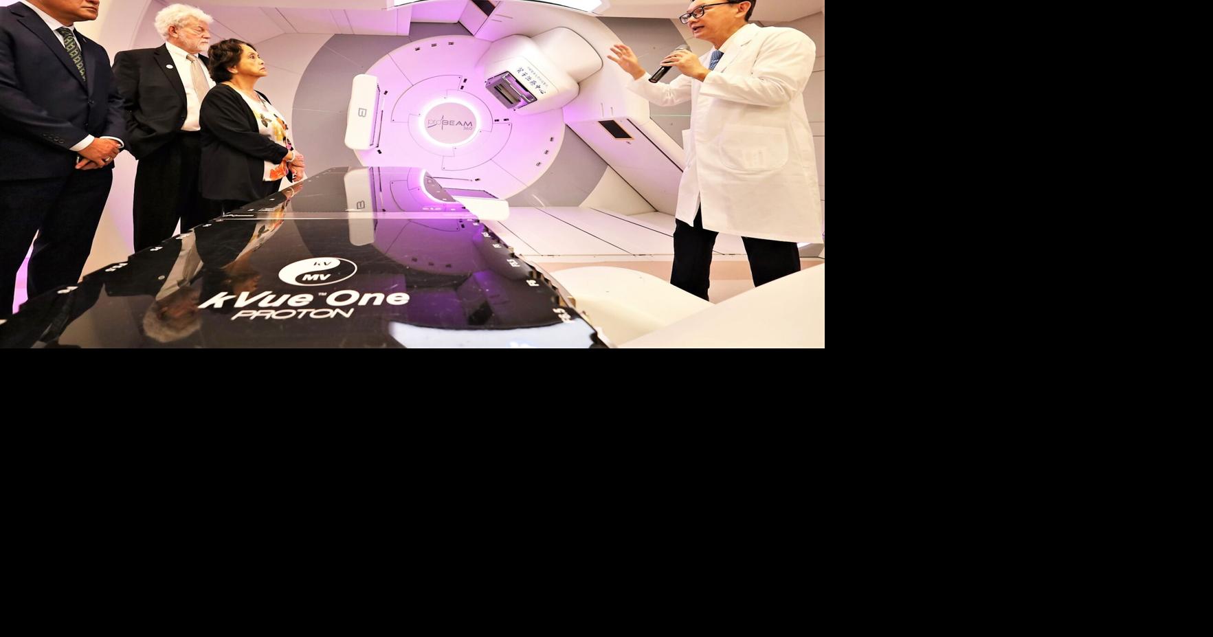Governor tours China Medical University Hospital in Taiwan