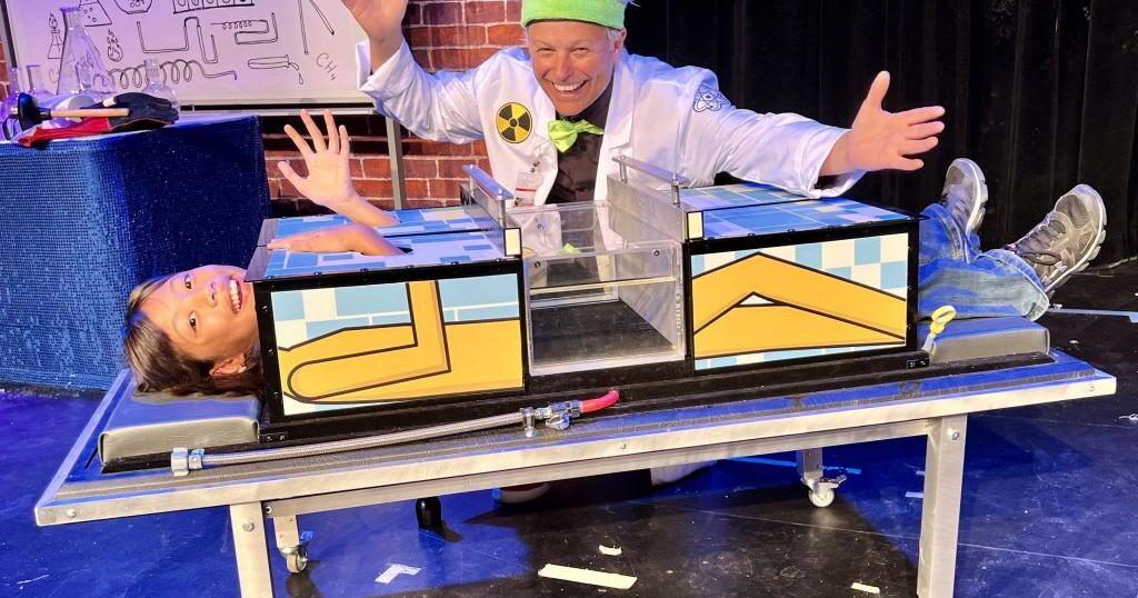 'Mind Over Magic' fieldtrip draws student excitement, curiosity