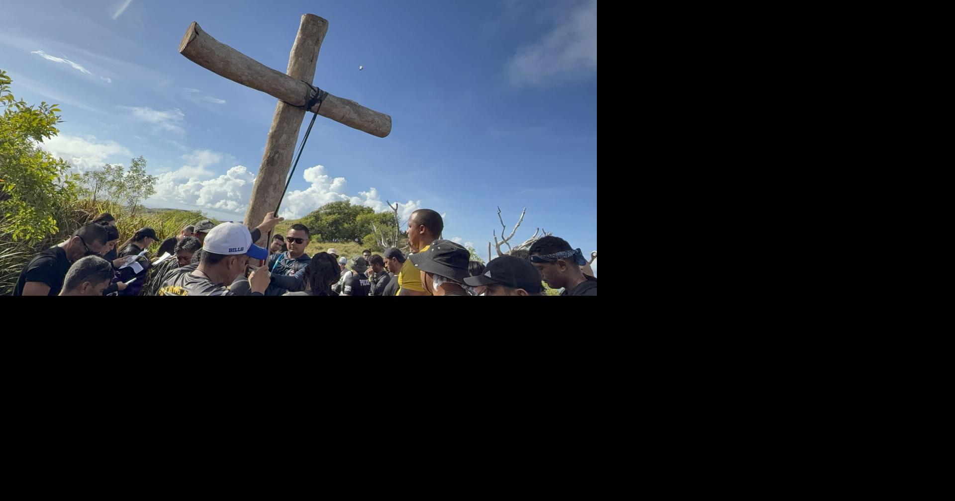 'Moment of prayer and reflection': Hundreds continue decades-old Good Friday tradition