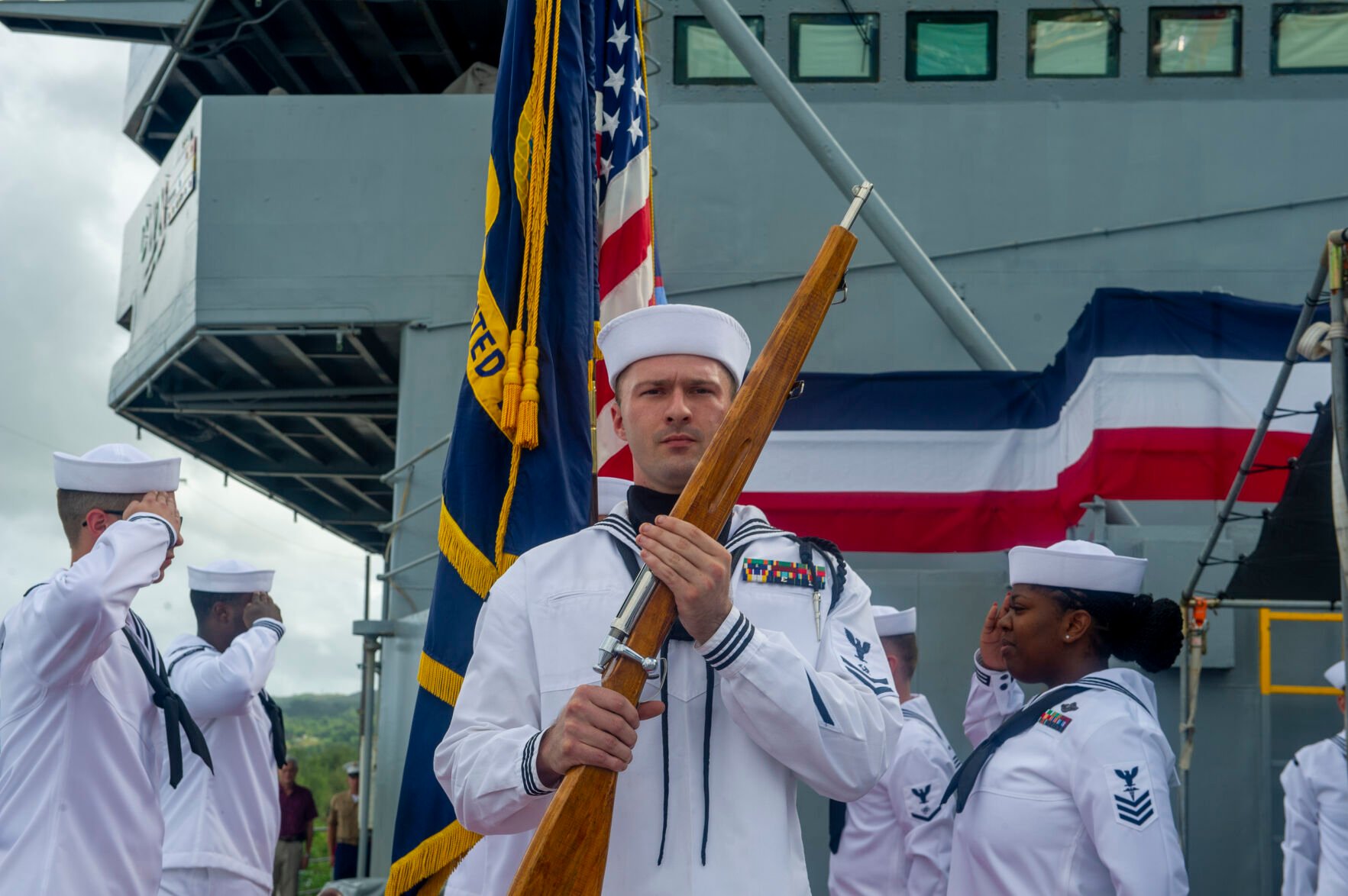 Legacy of excellence USS Frank Cable holds change of command