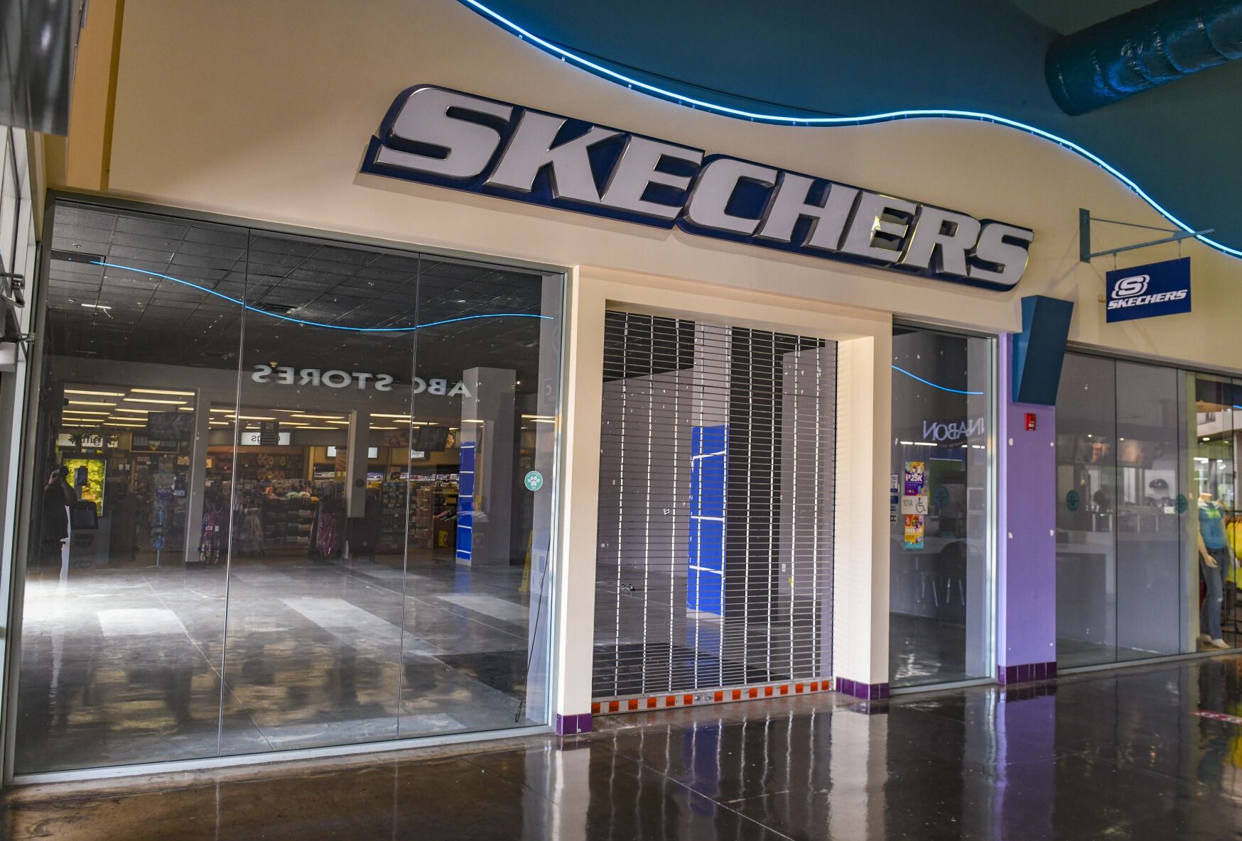 Skechers outlet store azusa ca sale