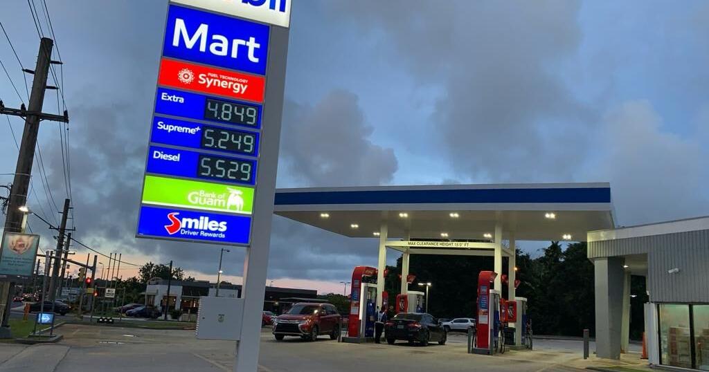 Gas price drops 10 cents to $4.85 a gallon