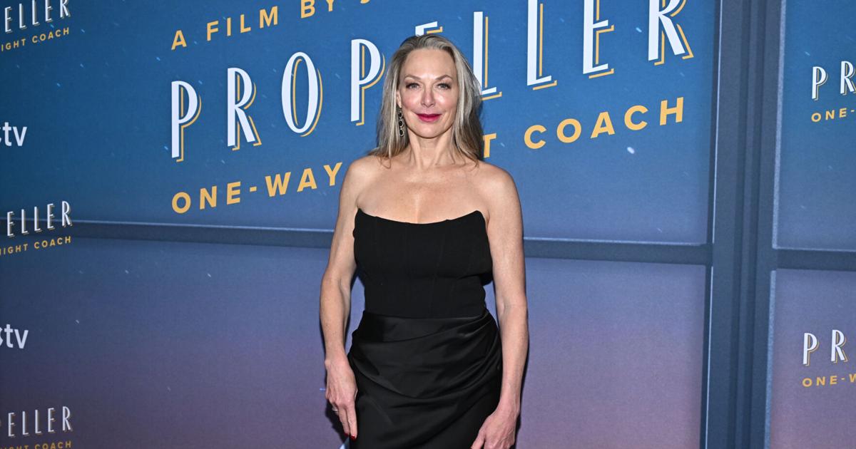 NY Premiere of "Propeller One-Way Night Coach" | National | guardonline.com NY Premiere of "Propeller One-Way Night Coach" | National | guardonline.com