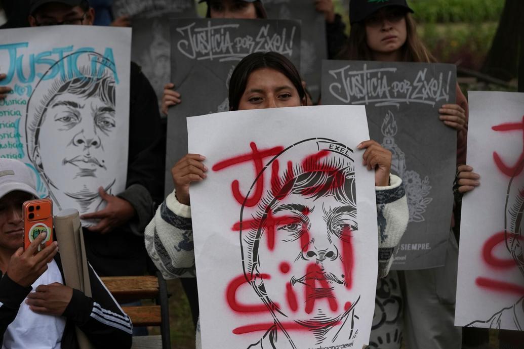 Ecuador Urban Artist Protest | World | guardonline.com