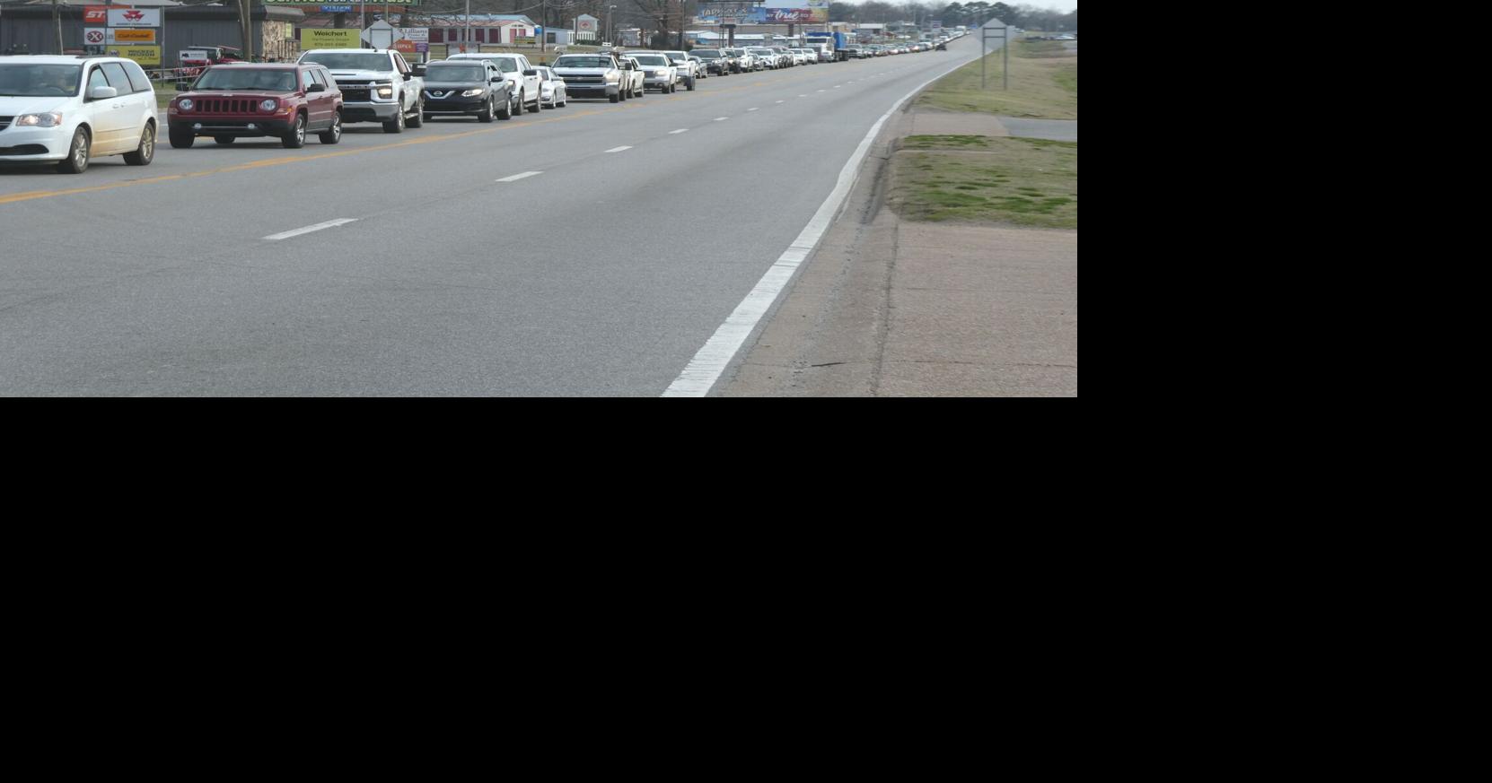 Lumber load tumps, causes traffic jam | News | guardonline.com