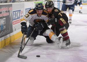 Gladiators blasted by Admirals in third-period collapse