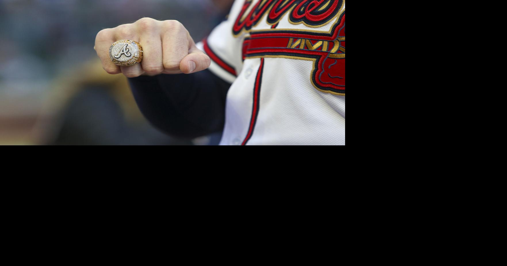 Atlanta Braves receive World Series rings featuring 18.71-karat white gold,  755 diamonds and, yes, pearls - ESPN