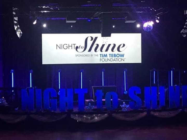 Members of ASPIRE enjoy Tim Tebow's Night to Shine prom - Early County News