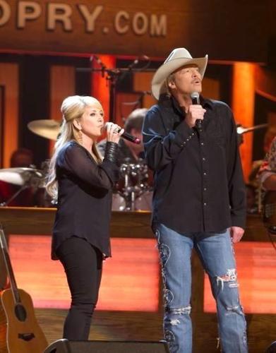 Country singer Lee Ann Womack hits the road with Alan Jackson |  Entertainment 