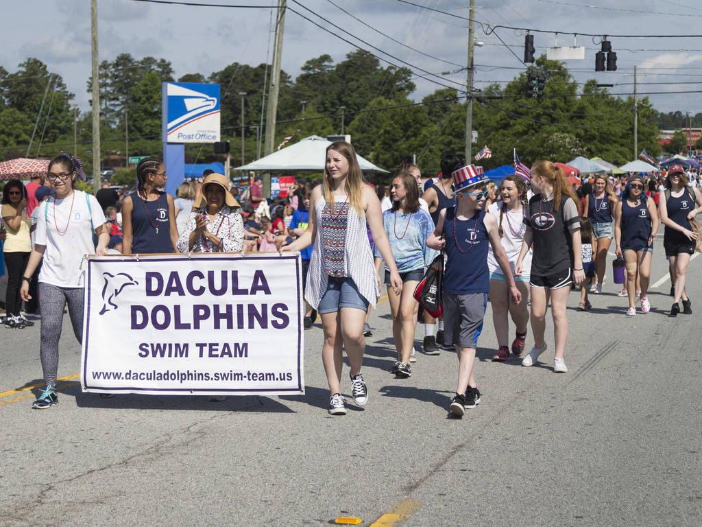 Thousands celebrate Memorial Day at annual parade in Dacula News