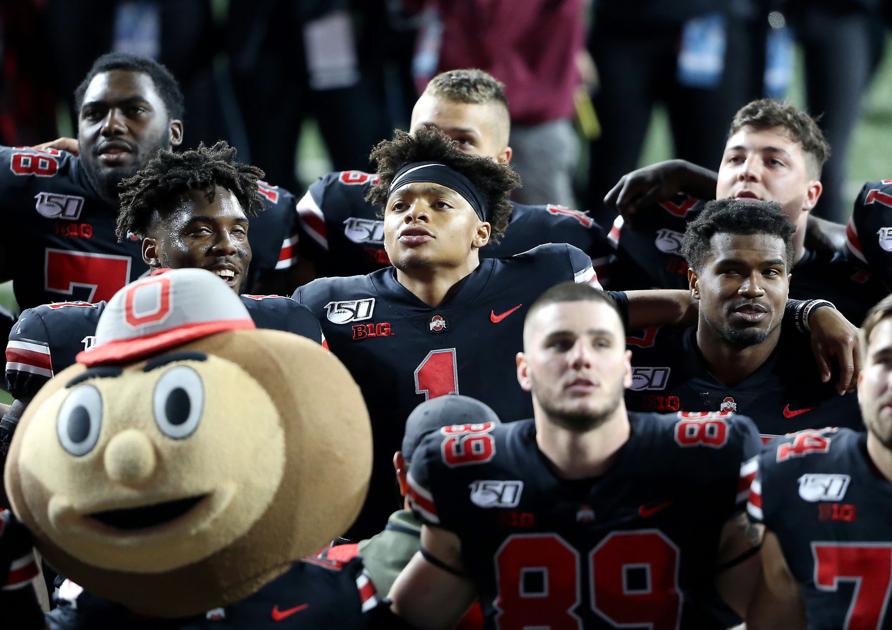 Ohio State Moves Up In Ap Poll Ties Georgia At No 3