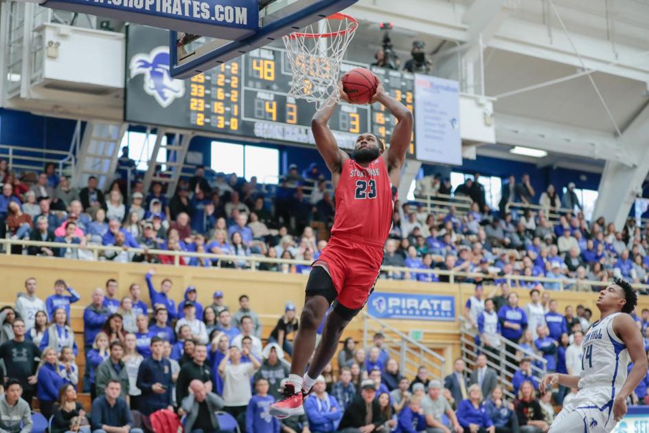 Reports Georgia Lands Stony Brook Transfer Andrew Garcia Sports