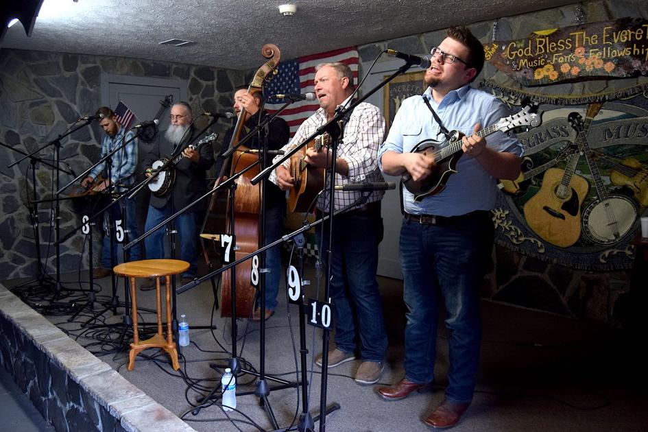 Bluegrass Fans Converge On Everett S Music Barn For Festival