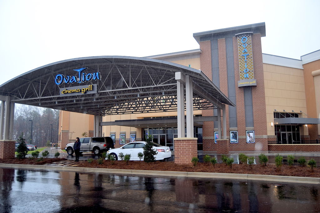 New Ovation Cinema Grill 11 theater on Scenic Highway opens ...