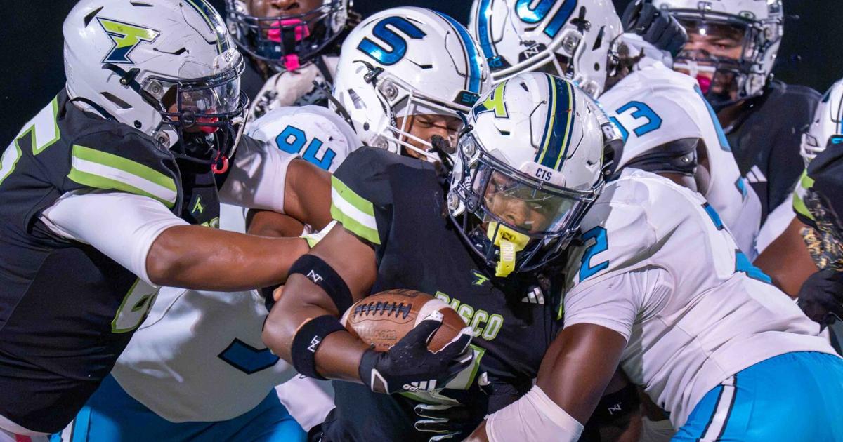 PHOTOS: Seckinger at Discovery Football