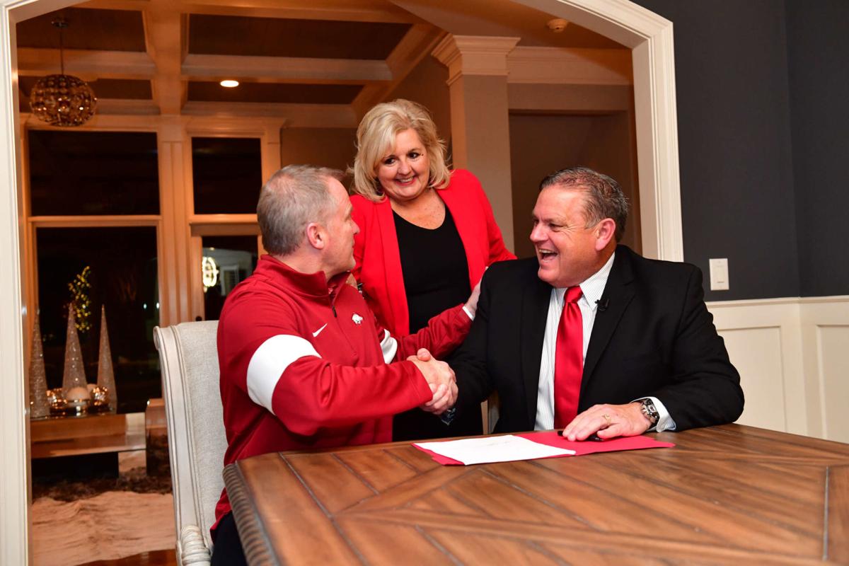 Arkansas Lands Uga Offensive Line Coach Sam Pittman As New Head