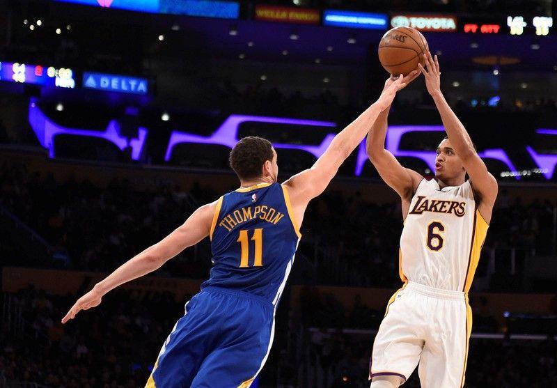 Lakers Produce Stunning Upset Of Warriors Professional Gwinnettdailypost Com