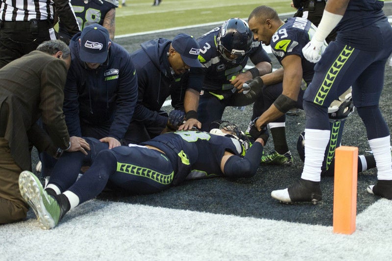 Seahawks' Jimmy Graham out for season with torn patellar tendon