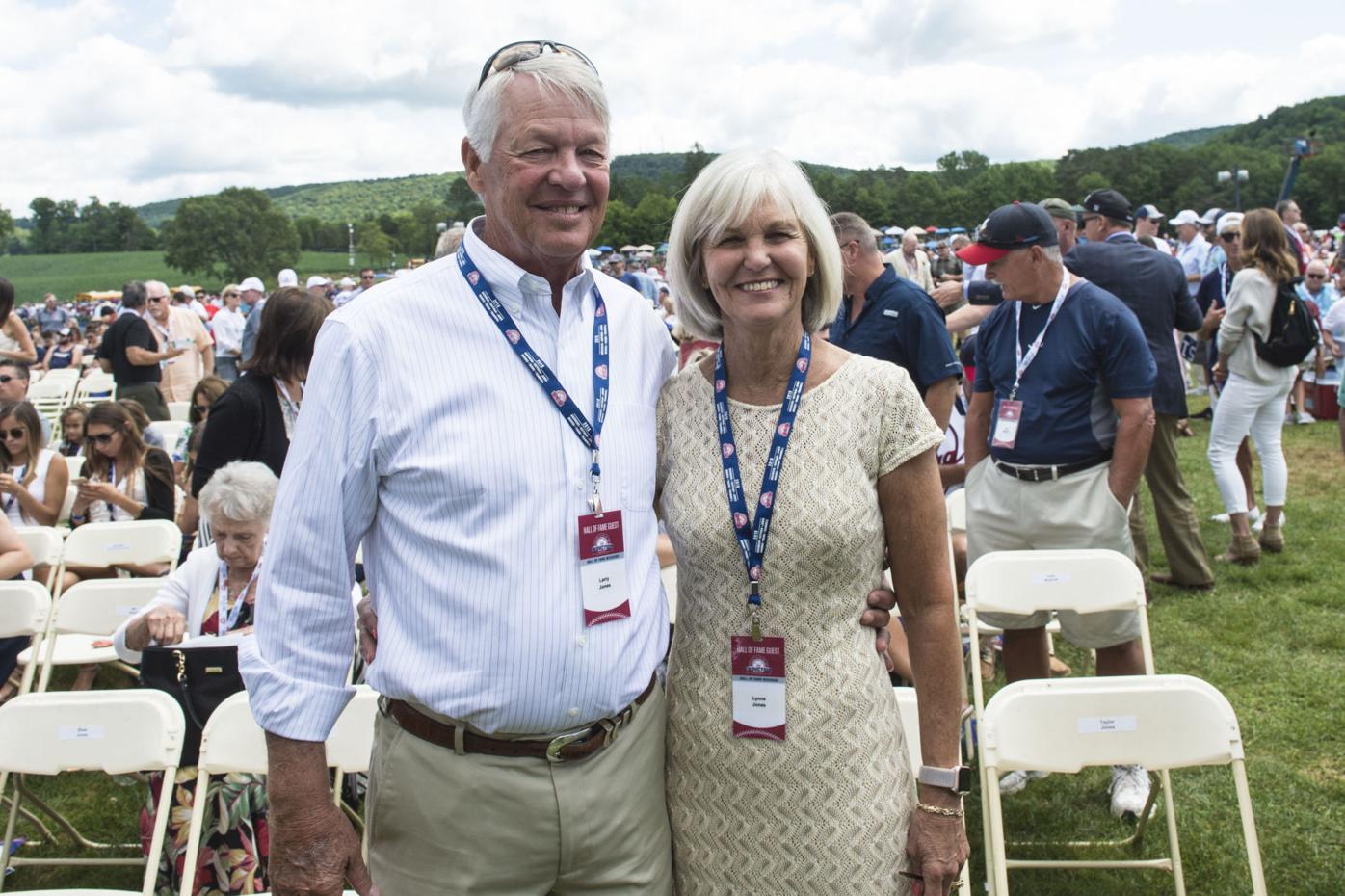 Chipper Jones and his parents on Braves legend's career, induction into  Baseball HOF 