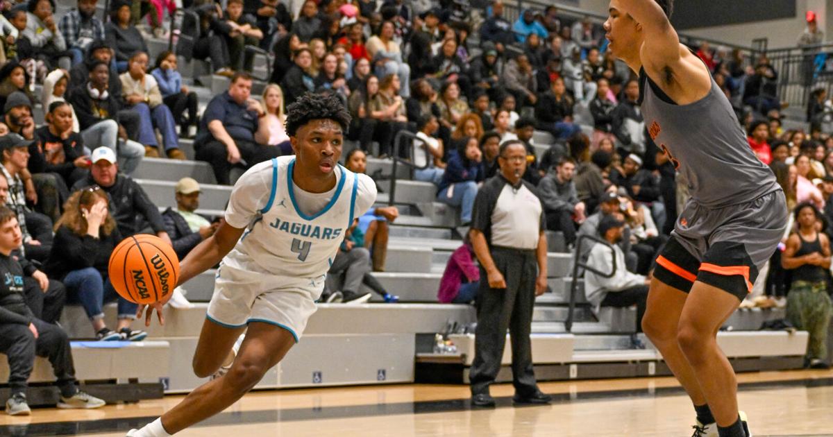 Seckinger Boys Basketball Rallies Past Lanier