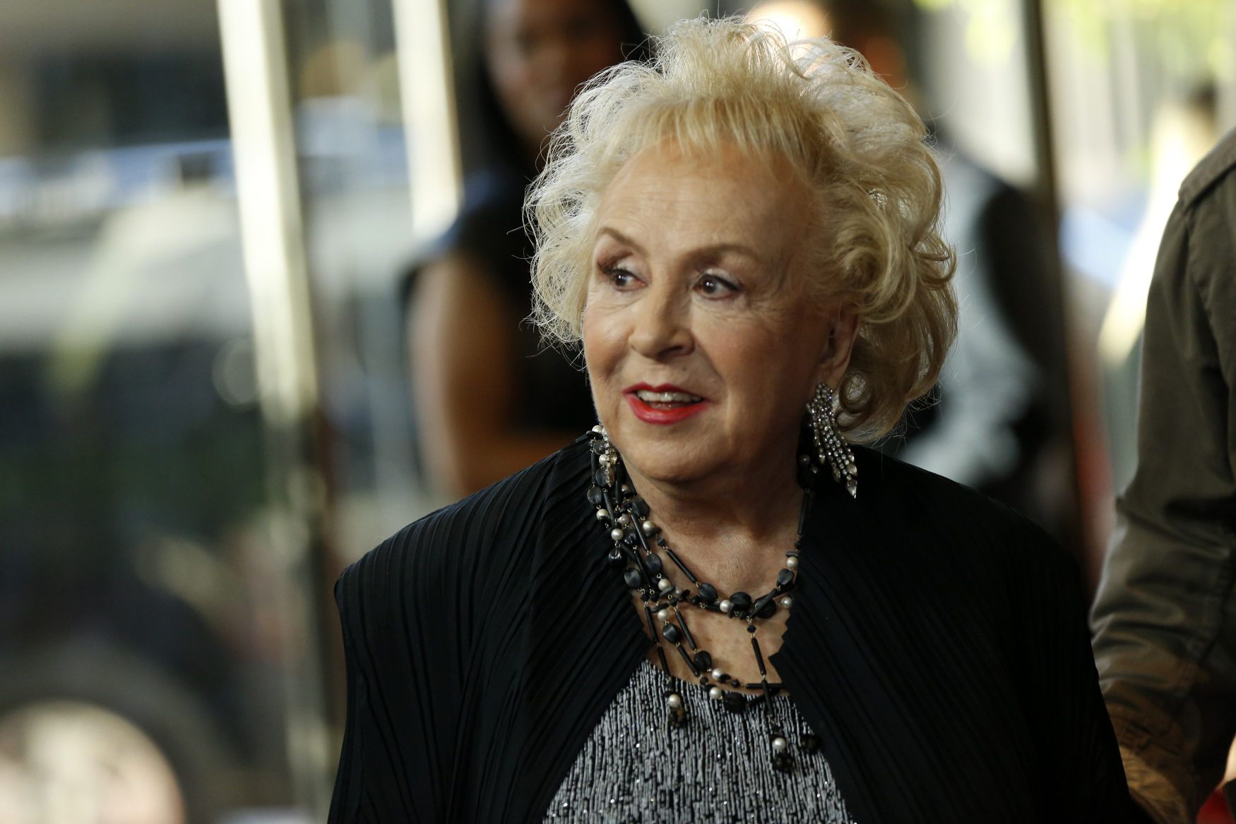 Doris Roberts Star of Everybody Loves Raymond Dies at 90