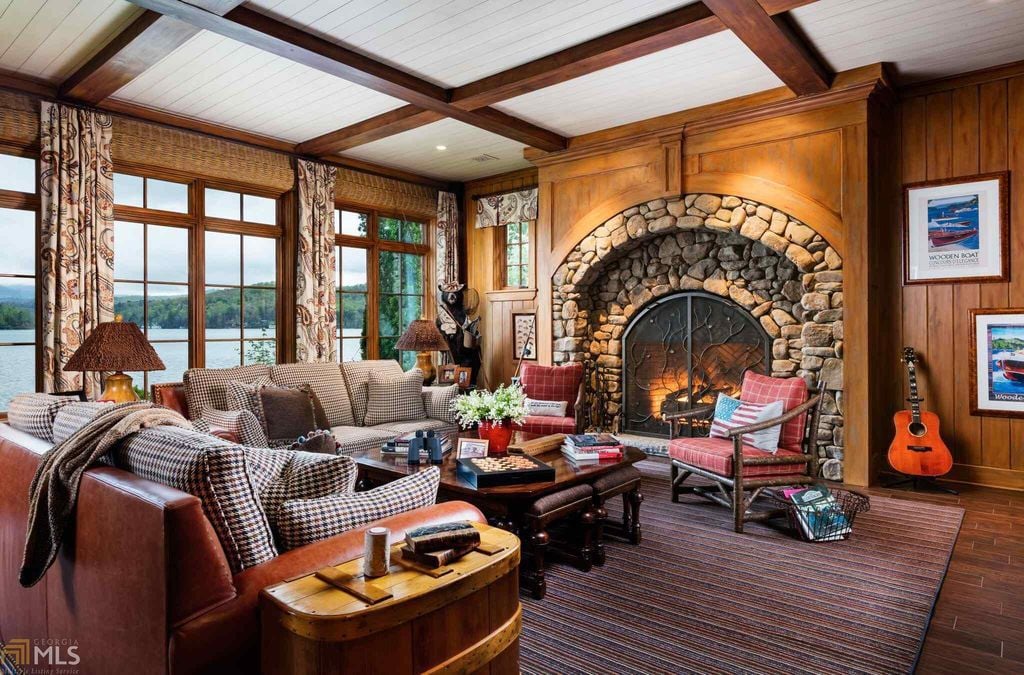 LIVE LIKE A STAR Country music singer Alan Jackson sells Georgia