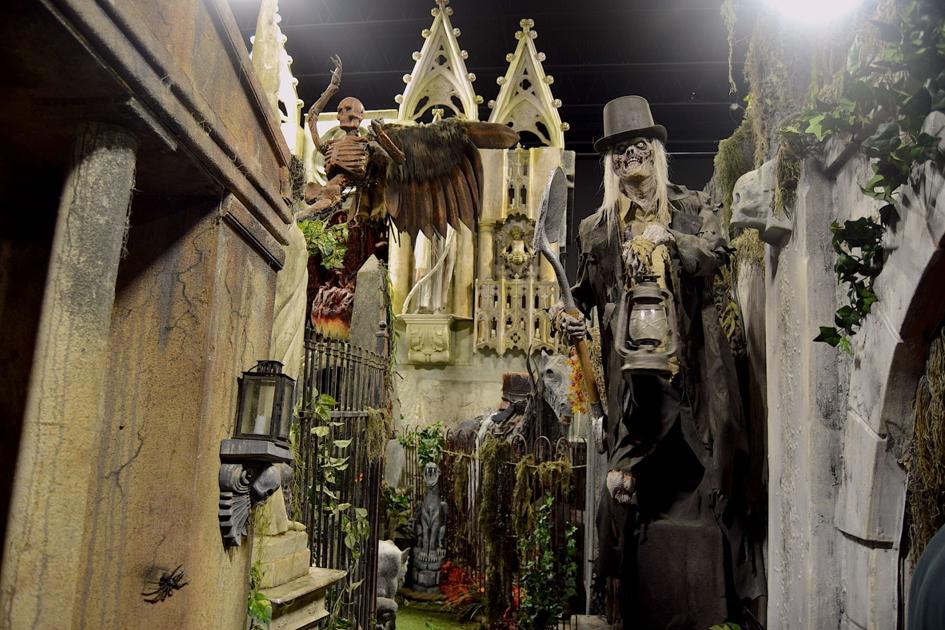 Netherworld Offering One Night Only Yuletide Imbibed Haunted House Saturday News Gwinnettdailypost Com