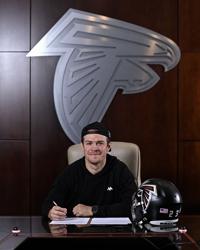 Falcons sign quarterback Taylor Heinicke