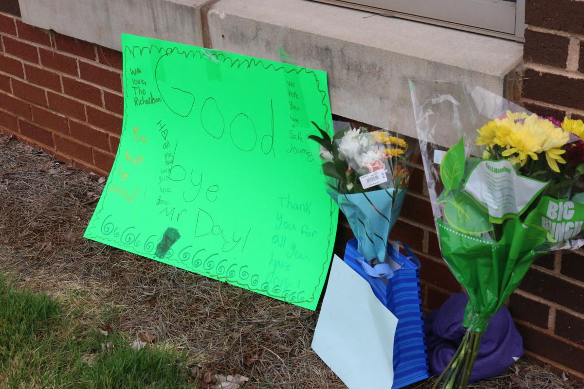 Mulberry Elementary Surprises Departing Principal Jonathan Day With A Parade News Gwinnettdailypost Com