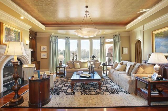 LIVE LIKE A STAR: Former Atlanta Braves pitcher John Smoltz's Georgia