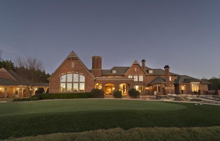 LIVE LIKE A STAR: Former Atlanta Braves pitcher John Smoltz's Georgia