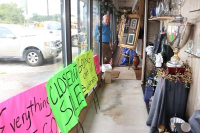 Owners Of Lilburn Trophy Shop Leave Legacy Behind As Business Closes News Gwinnettdailypost Com