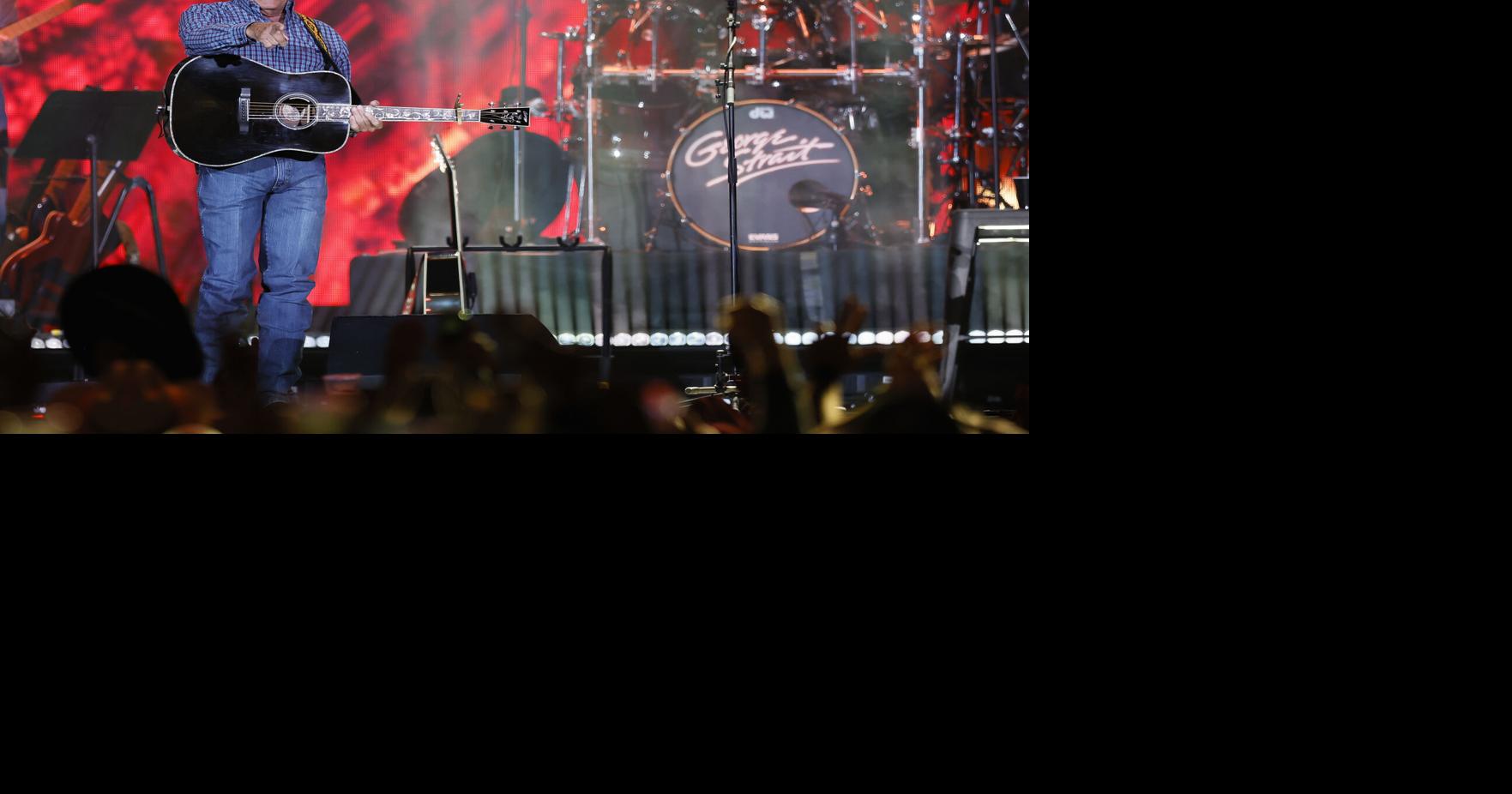 George Strait Headlines show at Mercedes-Benz Stadium | Slideshows ...