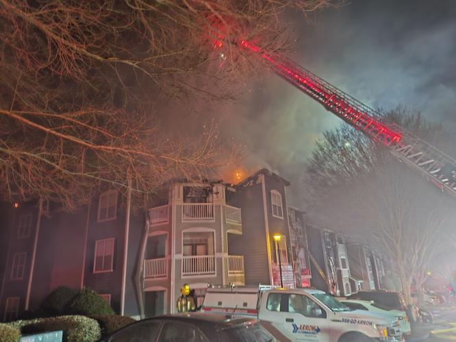 8 people rescued in late-night Gwinnett apartment fire | News ...