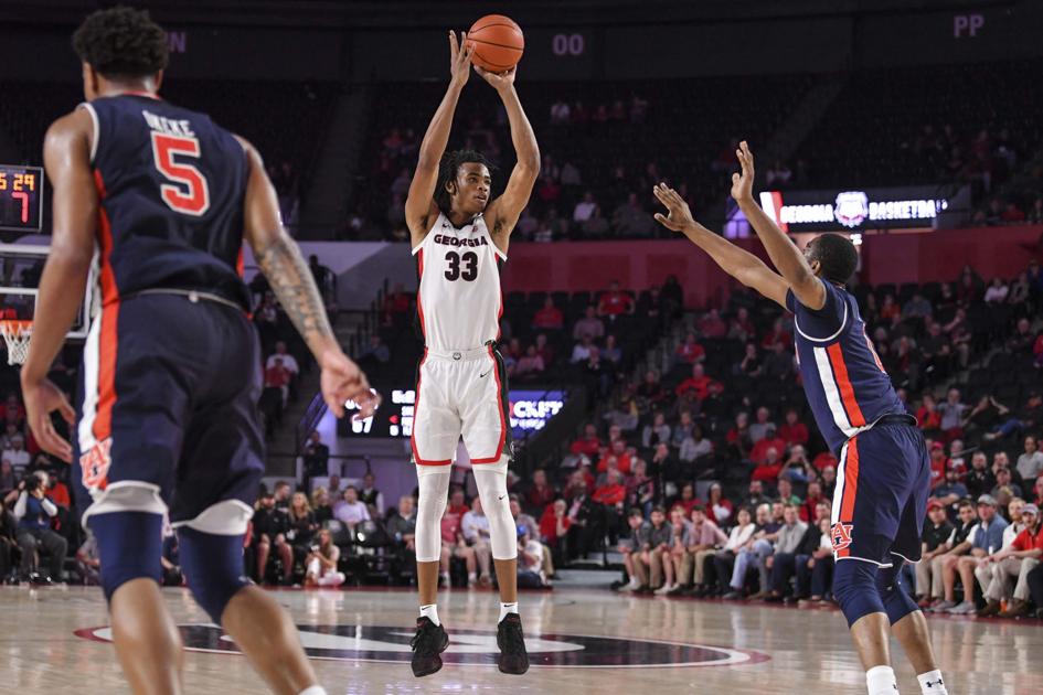 Claxton Leads Georgia To Upset Over Florida Curated