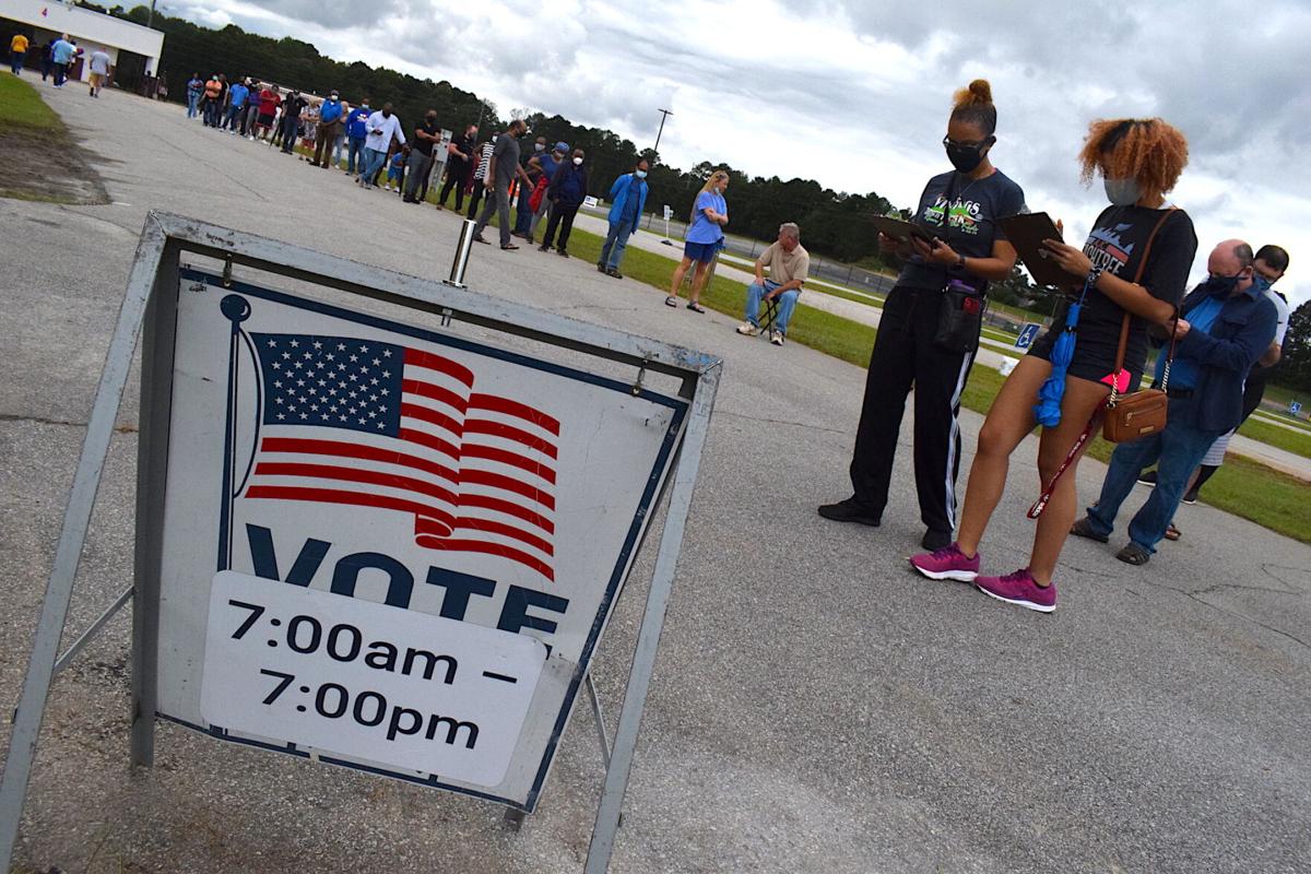 Photos Long Lines Plague First Day Of 2020 General Election Early Voting In Gwinnett Multimedia Gwinnettdailypost Com