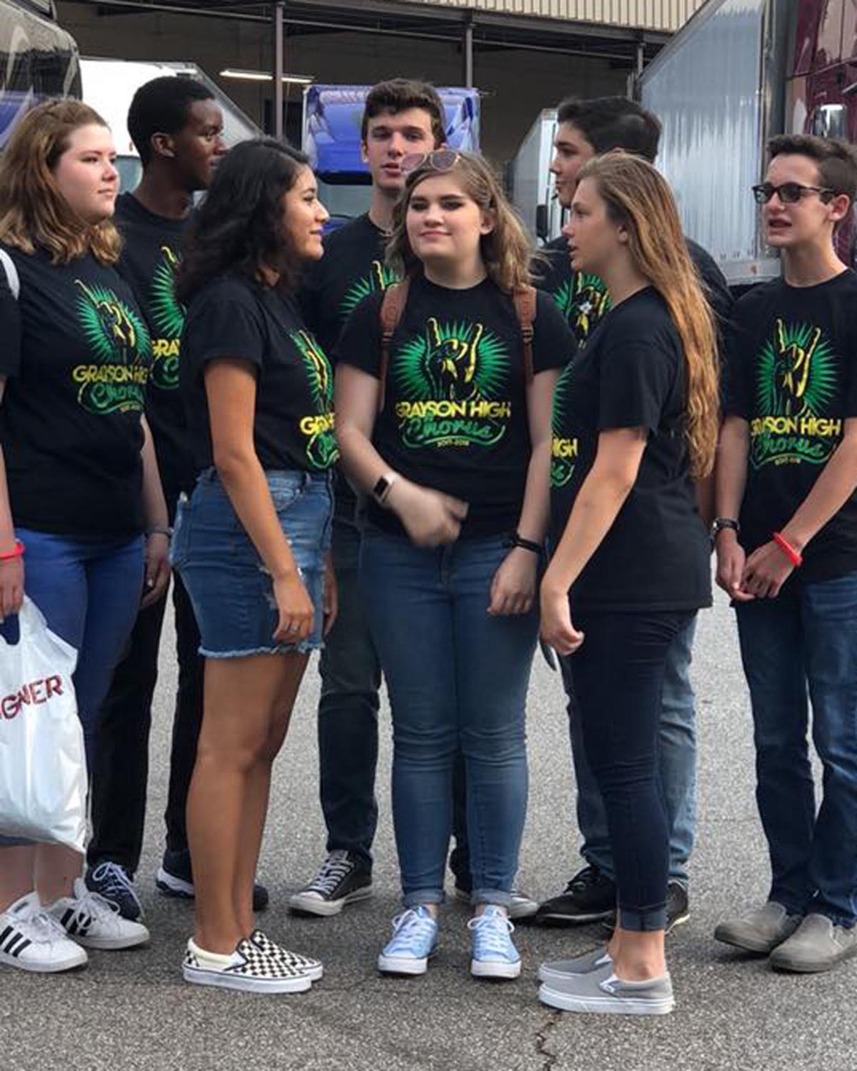 Grayson High School Chorus sings with Foreigner Slideshows