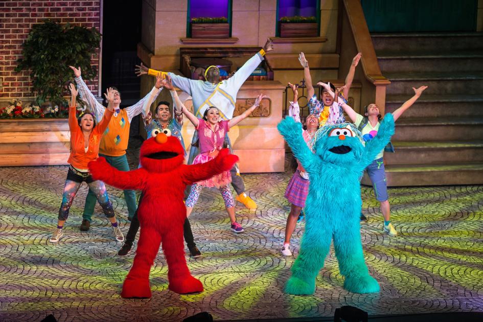 Fall Preview Sesame Street Live Show Encourages Gwinnett Residents To Make Their Magic News Gwinnettdailypost Com