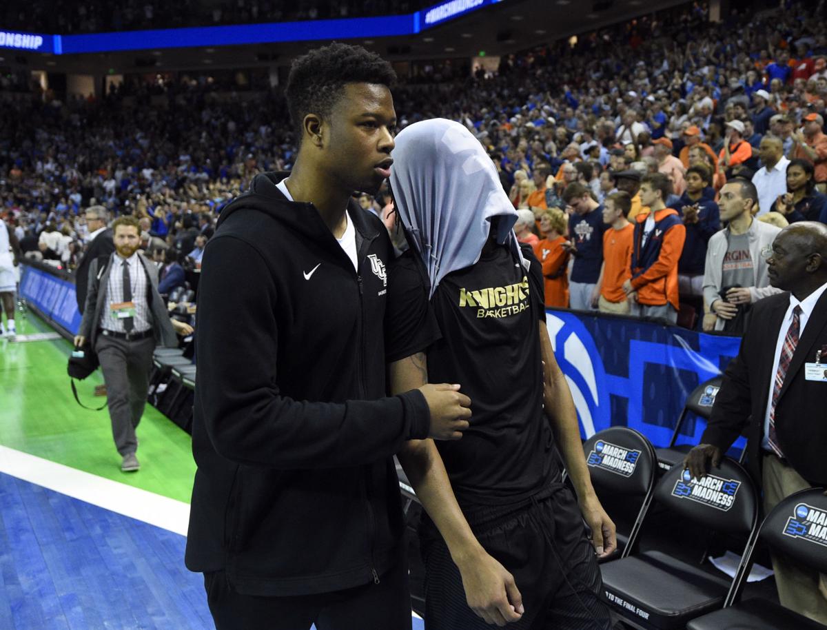 Duke Survives Central Florida On R J Barrett S Putback In