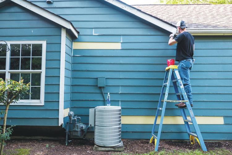 police recruits volunteer to paint woman’s house News