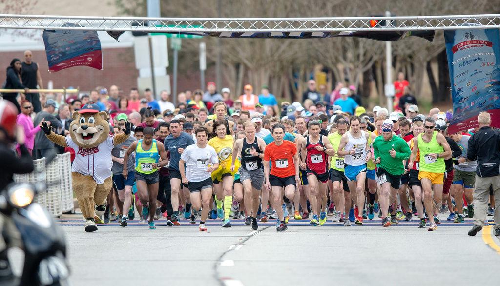 Runners swarm to Run the Reagan News