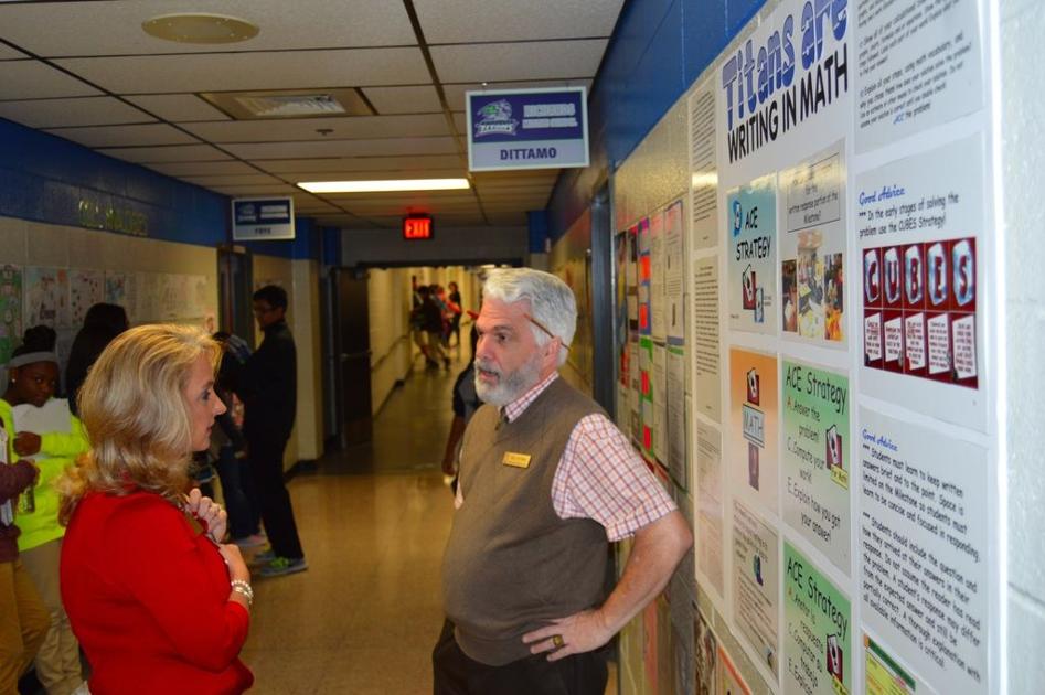 Gov Deal S Education Outreach Coordinator Visits Richards Middle Lawrenceville Gwinnettdailypost Com
