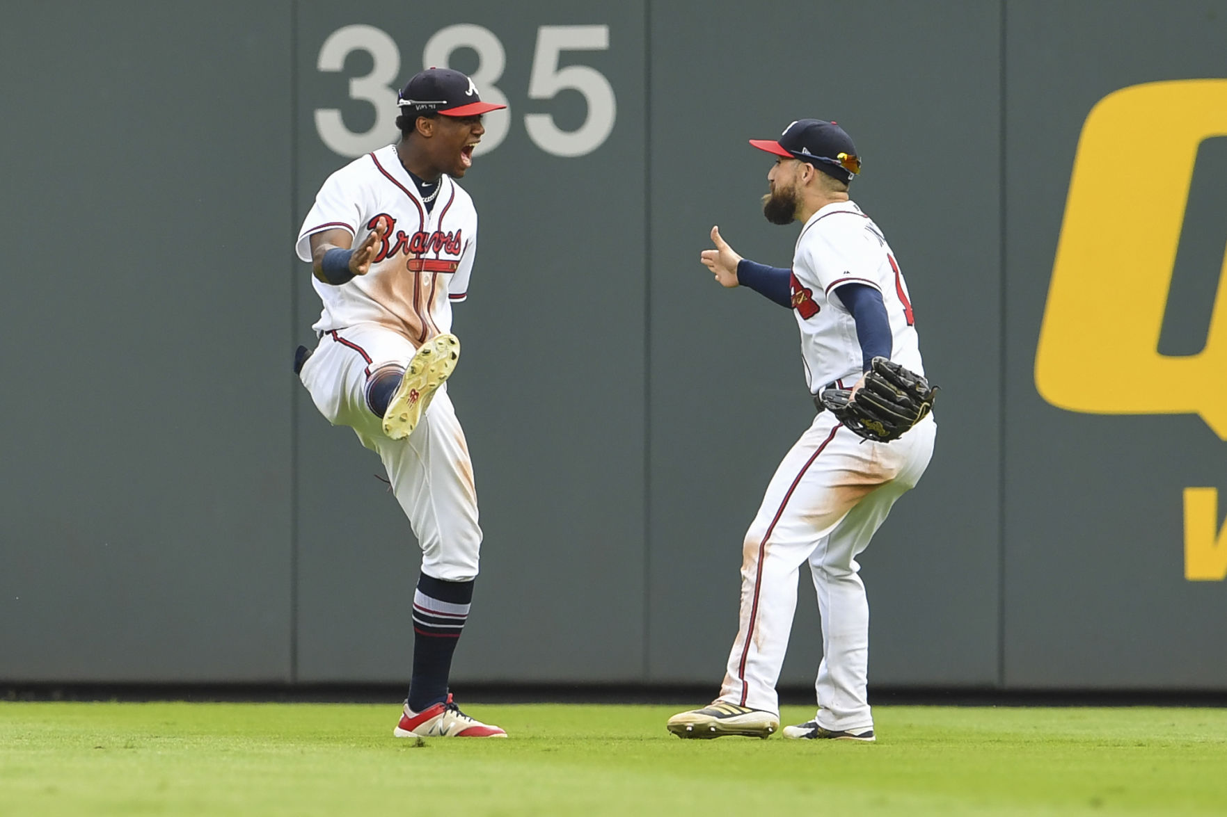 PHOTOS: Atlanta Braves Clinch NL East | Slideshows | Gwinnettdailypost.com