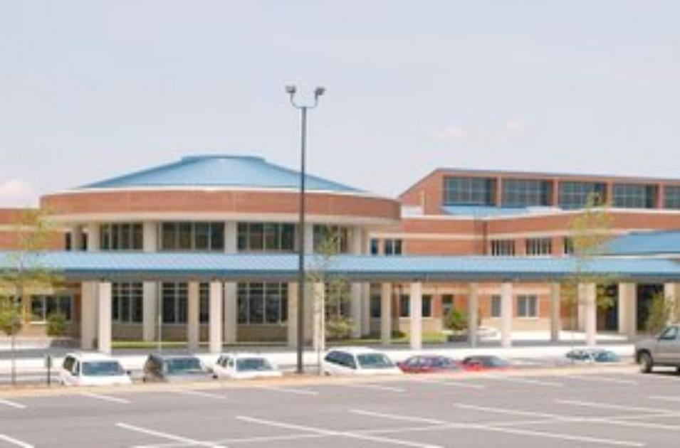 Mill Creek High School Limiting Students Outdoor Access After