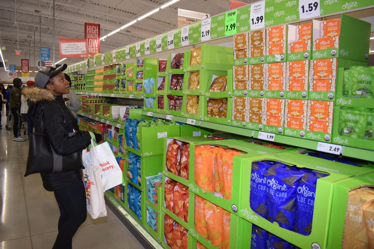 Gwinnettians Pack German Grocer Lidl S Snellville Store For Grand Opening News Gwinnettdailypost Com